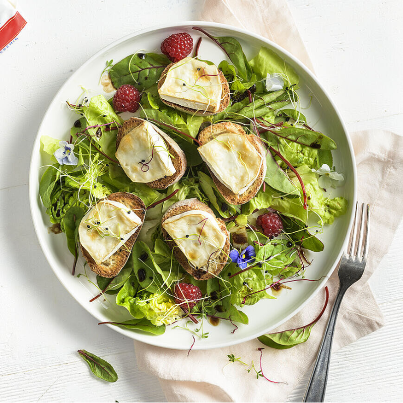 Salade de chèvre chaud